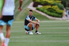 Sentado espera. Lionel Scaloni ya presentó la lista de reservas amplias de jugadores para la ventana FIFA.
