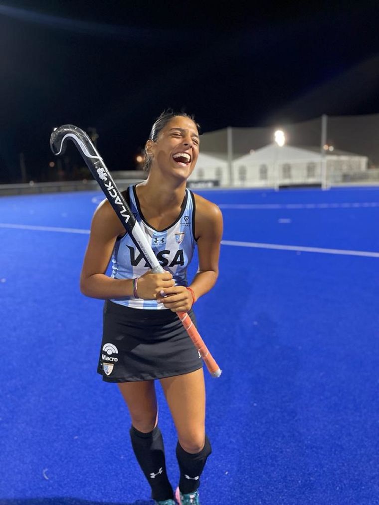 Sabez sonríe, su presente también