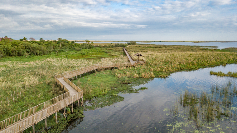 Este pueblo es el principal acceso a los Esteros del Iberá, uno de los humedales más relevantes de Sudamérica Este pueblo es el principal acceso a los Esteros del Iberá, uno de los humedales más relevantes de Sudamérica