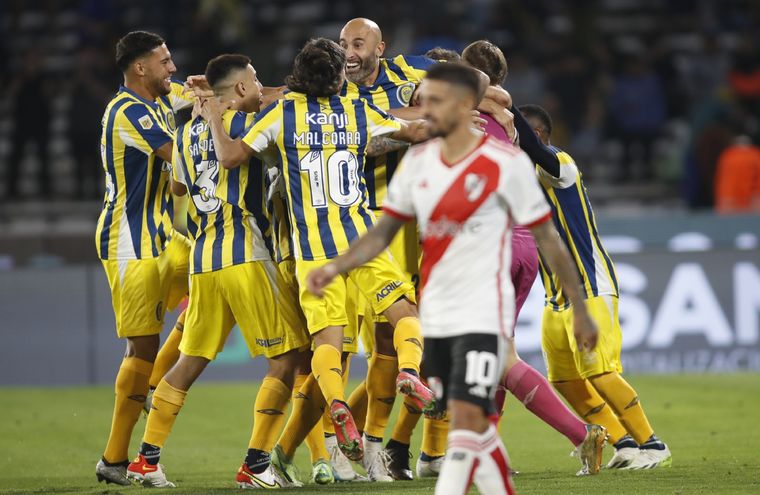 Rosario Central eliminó a River por penales y es finalista de la Copa de la Liga Foto: Télam