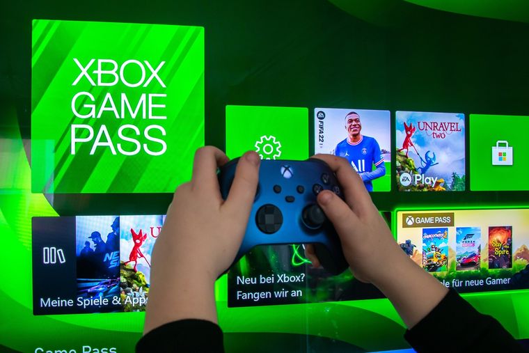 Game Pass Ultimate cuesta US$30 y Microsoft buscaría sumar beneficios para justificar el precio.