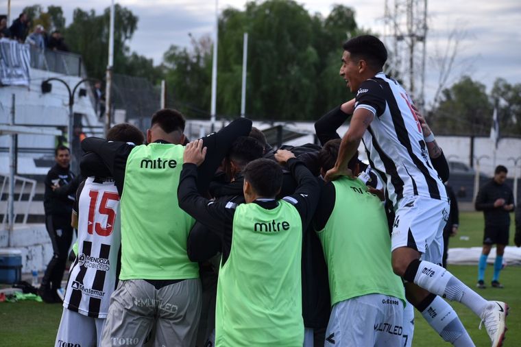 Juncos le dio la victoria agónica a Gimnasia contra San Martín de Tucumán Foto: @GimnasiaMendoza