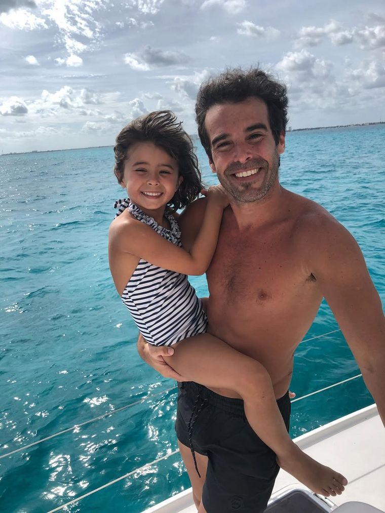 Nicolás Cabré junto a Rufina, su gran amor. Foto: Instagram/ @nicolascabre80. Nicolás Cabré junto a Rufina, su gran amor. Foto: Instagram/ @nicolascabre80. 