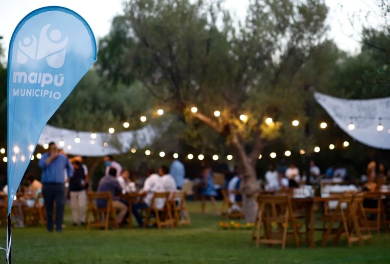 Sunset con onda en bodegas maipucinas.