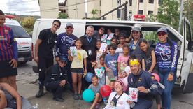 Médicos, enfermeros y paramédicos asistieron a afectados de los terremotos en La Guaira, Venezuela.