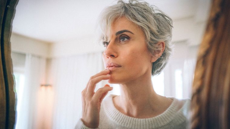 Seguí estos consejos para evitar las canas y volver a tu color.