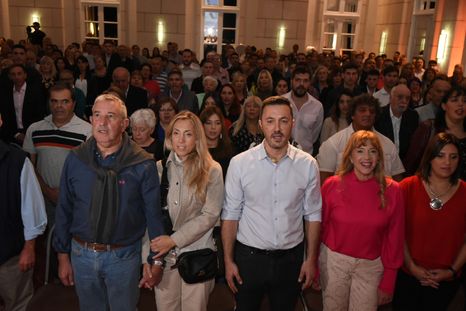 Luis Petri se impuso como el dirigente con mejor imagen en la encuesta de DC Consultores. Luis Petri se impuso como el dirigente con mejor imagen en la encuesta de DC Consultores.