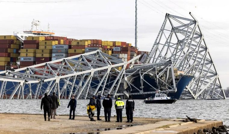 El puente de Baltimore colapsó tras el choque del carguero y ahora viene un período de demandas y una inversión millonaria para la reconstrucción. Foto: Efe.
