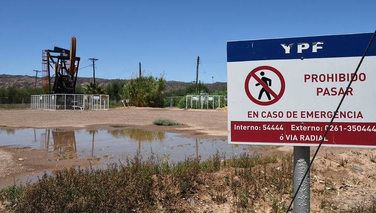 YPF concentra en Mendoza más del 60% de la actividad en declinación con 3.500 pozos, de los cuales la mitad están inactivos. Foto: ALF PONCE MERCADO / MDZ