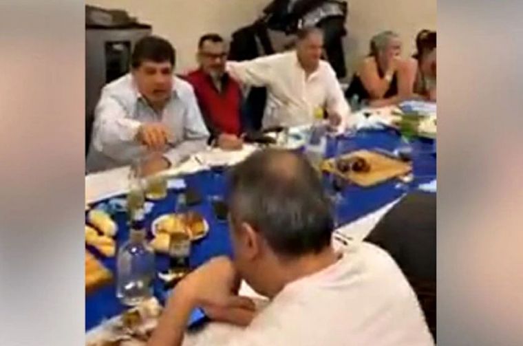 El polémico festejo se transmitió en vivo por Facebook.