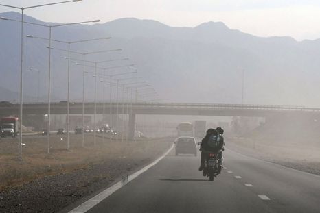 Las ráfagas de viento Zonda comenzarían a percibirse a la tarde en el Gran Mendoza. Las ráfagas de viento Zonda comenzarían a percibirse a la tarde en el Gran Mendoza.