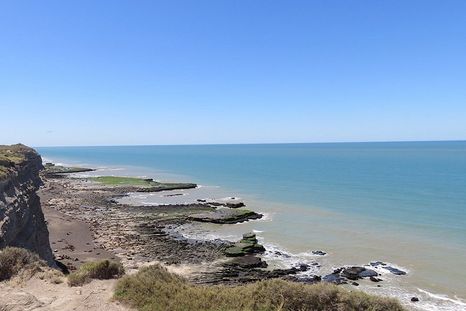 El Cóndor es un pueblo de Río Negro donde los acantilados y el mar construyen una postal patagónica distinta. El Cóndor es un pueblo de Río Negro donde los acantilados y el mar construyen una postal patagónica distinta.