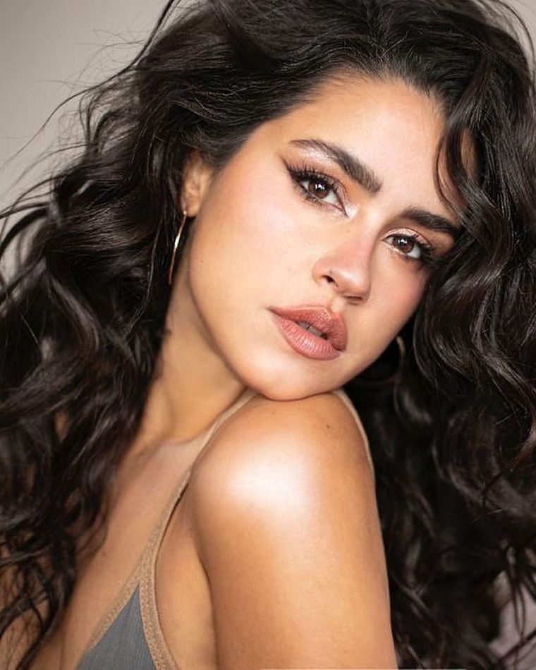 Celeste Sanazi estrenó su nuevo videoclip. Foto: Celeste Sanazi / Instagram