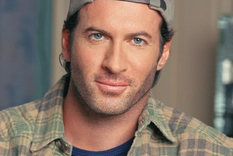 LUKE FUE UNO DE LOS PERSONAJES MÁS QUERIDOS DE GILMORE GIRLS. HOY EL ACTOR CAMBIÓ RADICALMENTE SU VIDA.