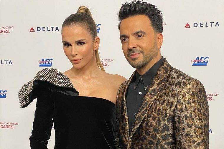 Luis Fonsi y su esposa