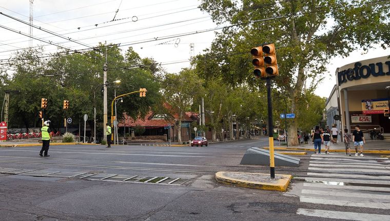 El Gobierno provincial impulsará un nuevo sistema para los semáforos. Foto: Santiago Tagua/MDZ