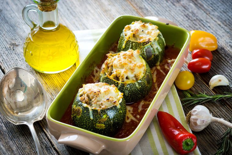 Zapallitos rellenos con carne paso a paso: receta para principiantes.