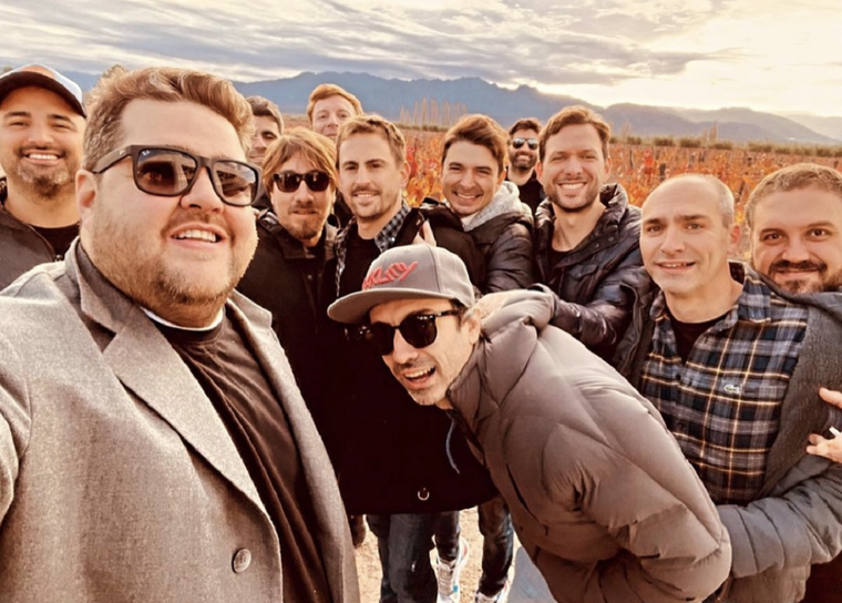 Barassi, de joda en Mendoza. ¡Un grupo con onda! Foto: Instagram @dariobarassi