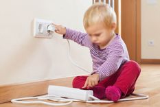 En una distracción de los adultos, el nene tocó el cable y murió Foto: Chiquipedia