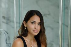 Los favorecedores jeans de Antonela Roccuzzo que sí o sí vas a querer usar Foto: Instagram @antonelaroccuzzo