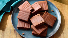 Pura locura de cacao: receta de fudge de chocolate para antojos urgentes. Pura locura de cacao: receta de fudge de chocolate para antojos urgentes.