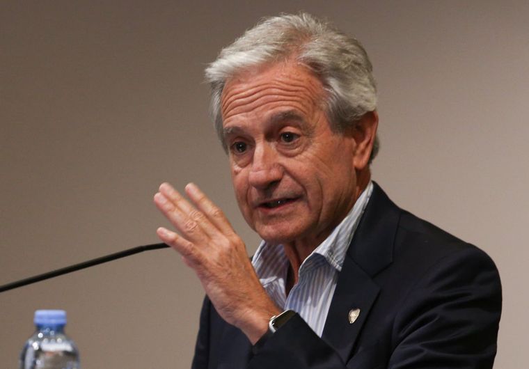 Andrés Ibarra apuntó contra Riquelme por la eliminación. Foto: (Foto: archivo)