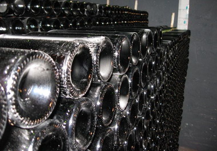 Sólo algunos vinos y aceites comprometidos pudieron ingresar al vecino país. Foto: MDZ/Carlos Fernández