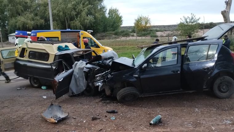 Luján de Cuyo: un grave choque frontal dejó tres adultos y un niño de 7 años con lesiones. Luján de Cuyo: un grave choque frontal dejó tres adultos y un niño de 7 años con lesiones.