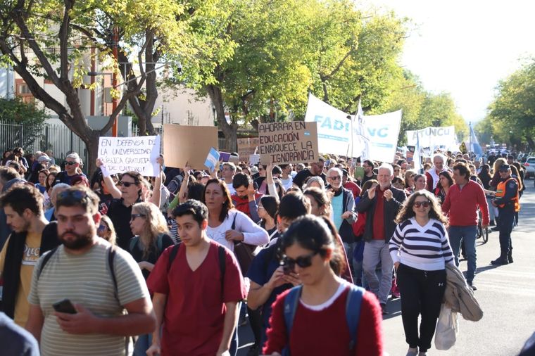 El comunicado fue leído frente a la enorme multitud que se congregó en Plaza de Mayo Foto: Santiago Tagua/MDZ