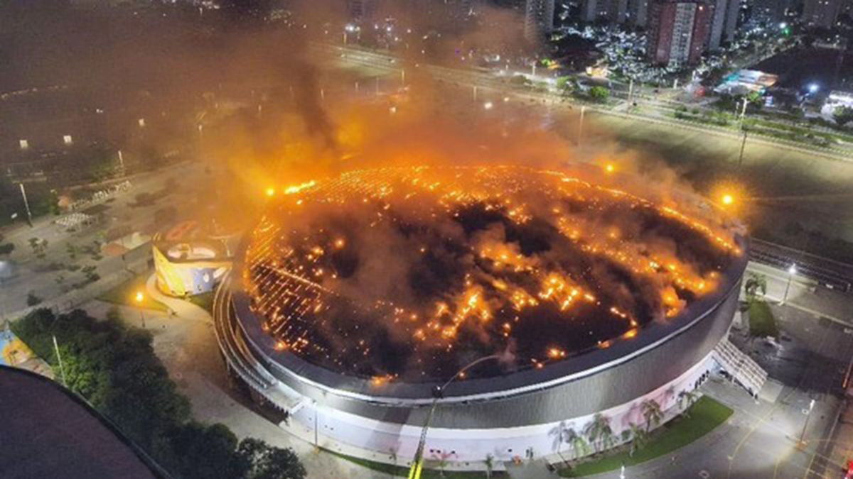 Un incendio destruyó parte del velódromo olímpico de Río de Janeiro en Brasil