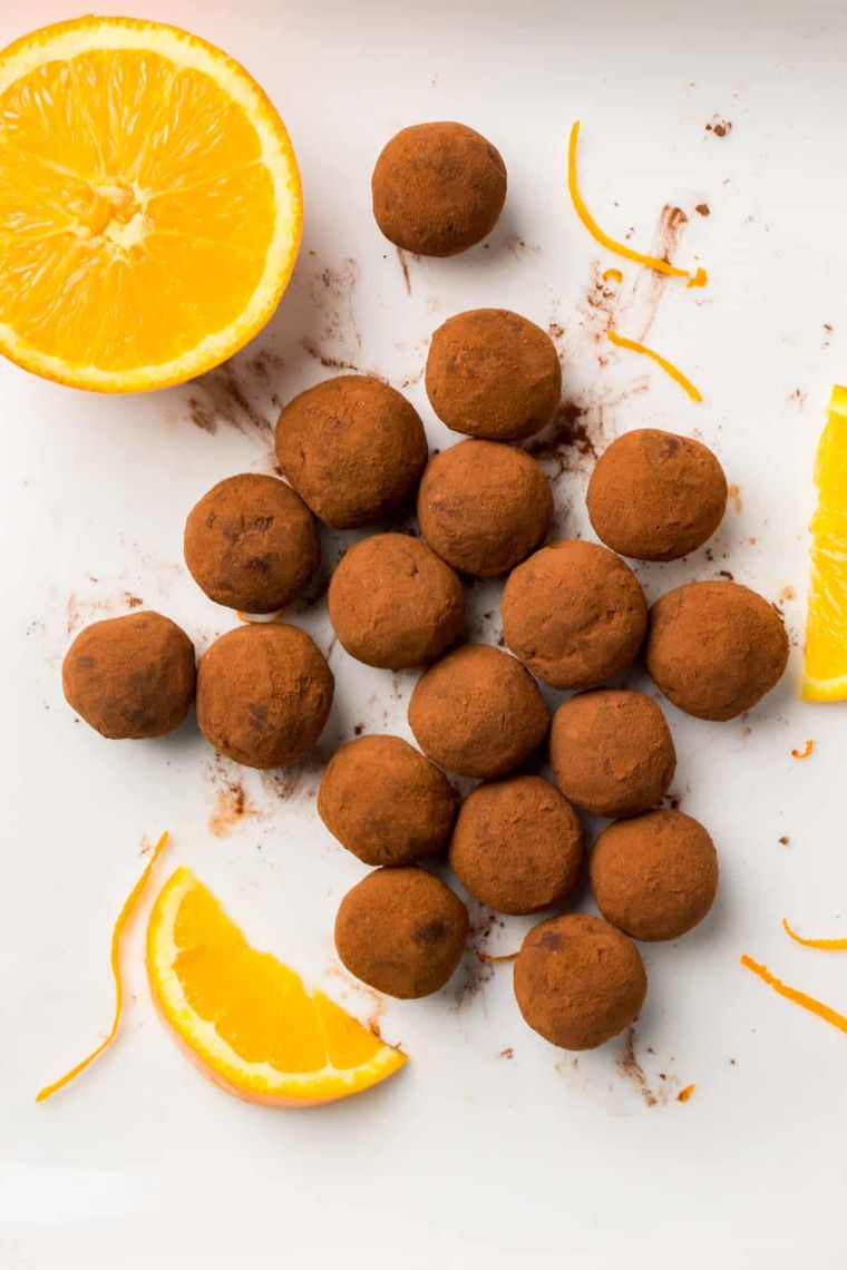 Trufas veganas de chocolate y naranja. Foto: veganonboard.com