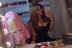 charlotte caniggia y una cola con abuso de photoshop
