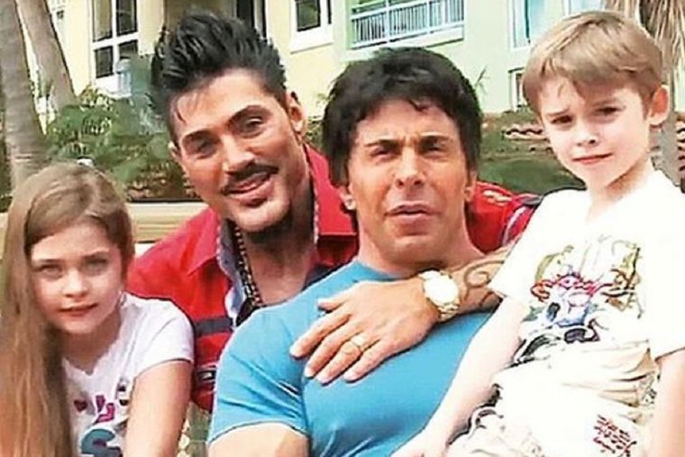 Gustavo Martínez junto a Martita, Felipe y Ricardo Fort