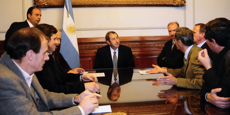 El vicepresidente reunido con los intendentes.