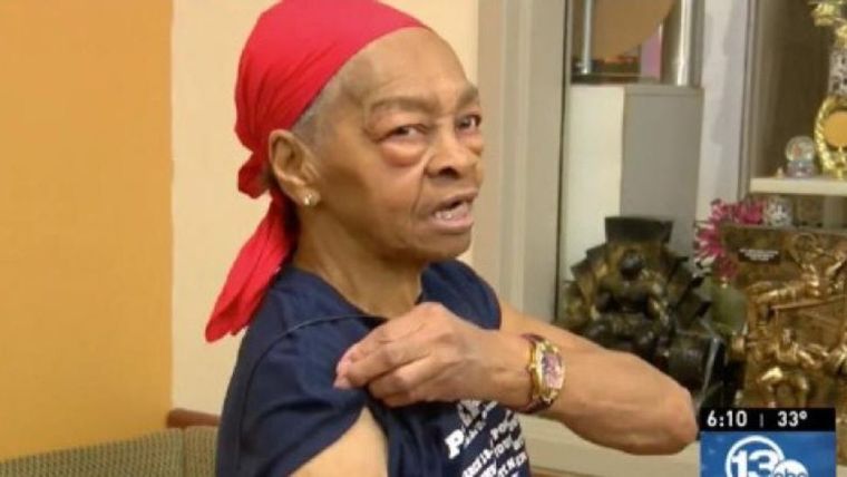 La abuela es fisicoculturista y tiene 82 años.