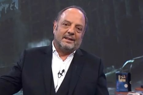 El comunicador no se guardó nada y salió con los tapones de punta contra la mediática. Foto: Captura de video A24 El comunicador no se guardó nada y salió con los tapones de punta contra la mediática. Foto: Captura de video A24