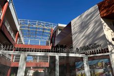 videos: madres de una escuela de mendoza desataron una batalla campal