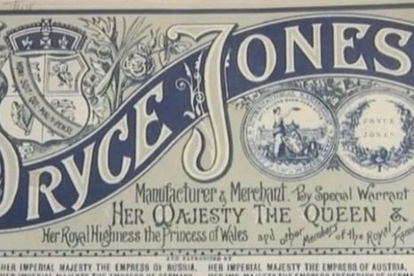 Se cree que el catálogo Pryce Jones fue el primer catálogo para ordenar productos por correo cuando empezó en 1861.