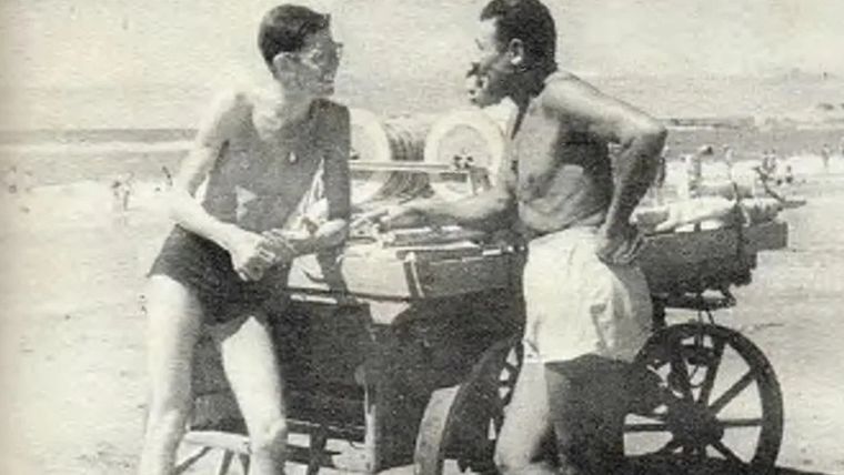 La historia entre Alfredo Aubone y el guardavidas Luis Ángel Fulco. Foto: Gentileza
