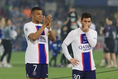 Mbappé junto a Lionel Messi durante el título de la Ligue 1. Foto: Noticias Argentinas