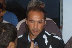 a turus le pego un policia y despues lo denunciaron