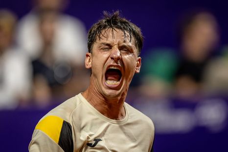 Camilo Ugo Carabelli festeja con un grito de guerra su triunfo en primera ronda ante Francisco Comesaña. Camilo Ugo Carabelli festeja con un grito de guerra su triunfo en primera ronda ante Francisco Comesaña.