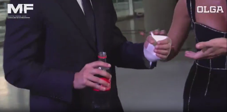 La mano de Edul. Créditos: Captura / OLGA La mano de Edul. Créditos: Captura / OLGA