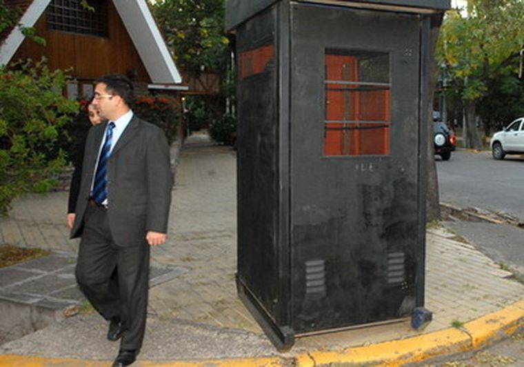 Si es para asustar, ya por su aspecto las garitas ayudan bastante. Foto: Nacho Gaffuri / MDZ