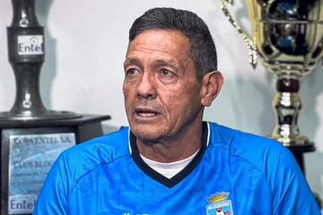 El DT de Blooming, indignado sobre una pregunta de River. El DT de Blooming, indignado sobre una pregunta de River.