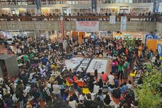 Asamblea autoconvocada por los alumnos de la UBA Foto: X @Litianesco Asamblea autoconvocada por los alumnos de la UBA Foto: X @Litianesco