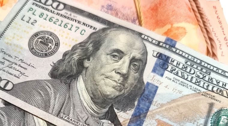 Hoy acaba el congelamiento del dólar oficial y del dólar solidario Foto: Walter Moreno / MDZ. Foto realizada con Moto G72