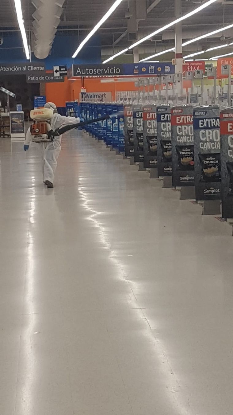 Desinfección En estos momentos se está fumigando todo el predio.