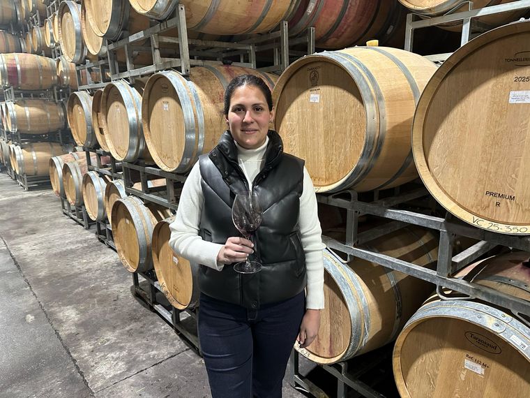 Diana Fornasero comanda el equipo de Producción de Viña Cobos y tiene a cargo todo lo que sucede en la bodega y los viñedos desde hace ya tres años. 