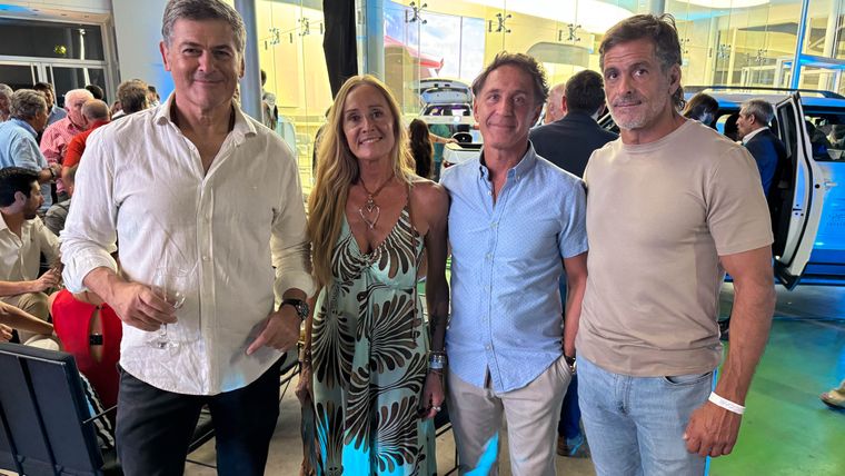 Carlos Bajach, Silvina Fortuny, Carlos Rebman y Patricio Martínez. Carlos Bajach, Silvina Fortuny, Carlos Rebman y Patricio Martínez.